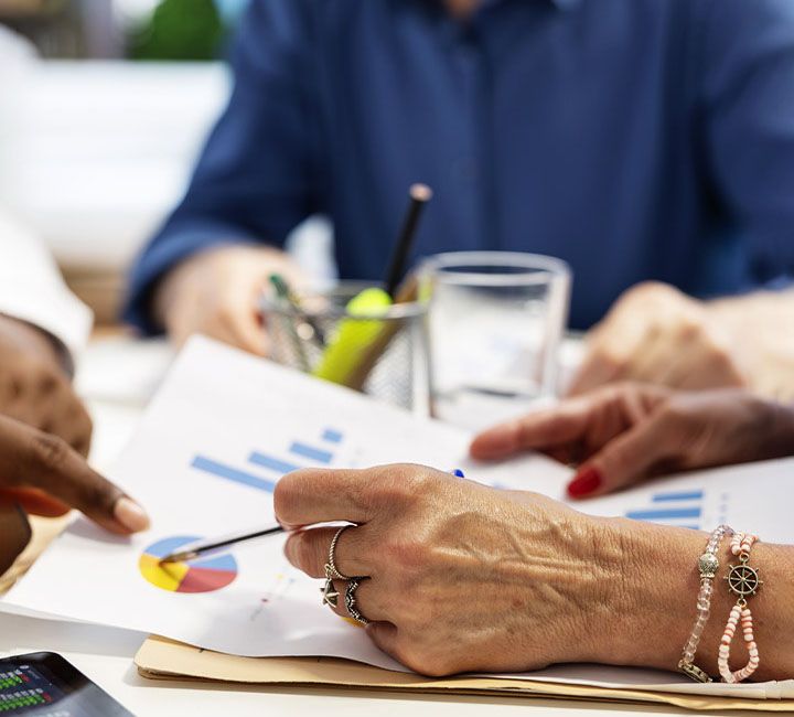 meeting with financial experts